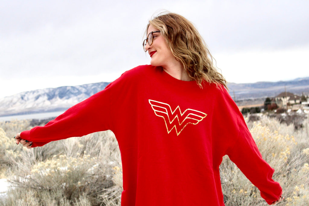 Make a Wonder Woman Themed Gold Foil Sweatshirt