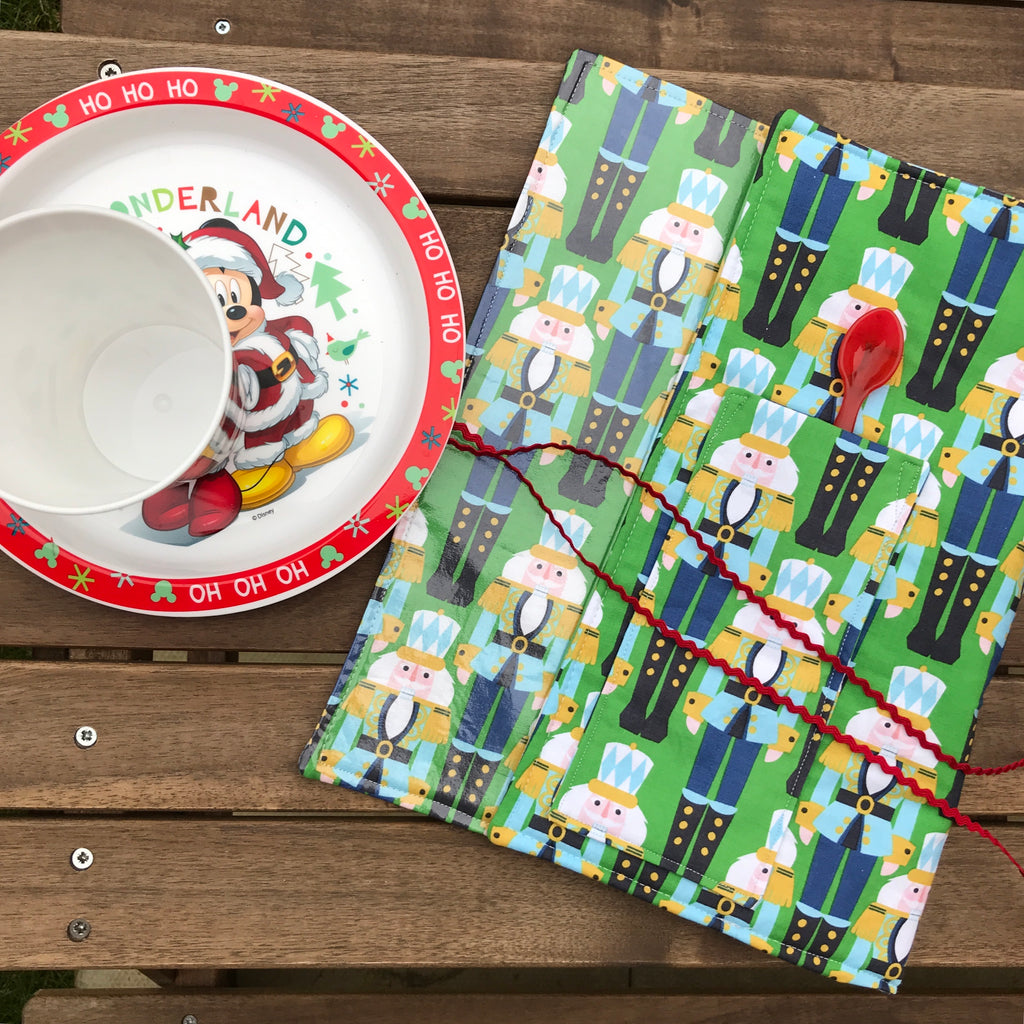Christmas Travel Placemats with Vinyl and Fusible Fleece