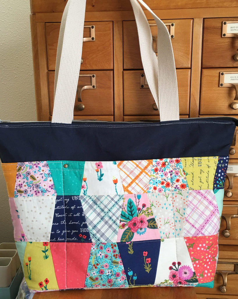 Tumbler Die Zip-Top Tote Bag Tutorial with HeatnBond Fusibles
